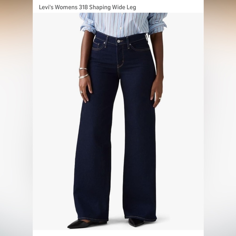 Size 26- Levi’s, wide leg, stretchy, comfy